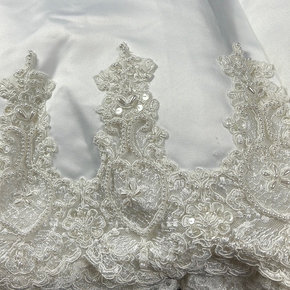Mock neck beaded sheer lace wedding gown size S - Picture 2 of 7